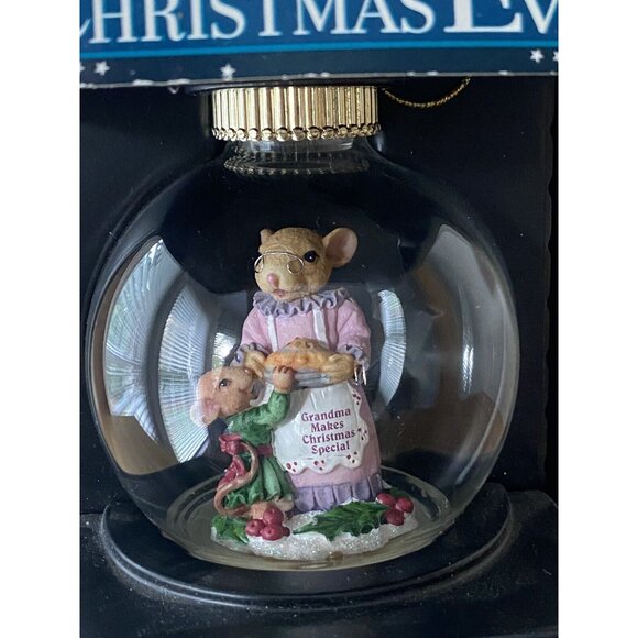 Christmas Eve Light Up Ornament Grandma Baking - Picture 7 of 9